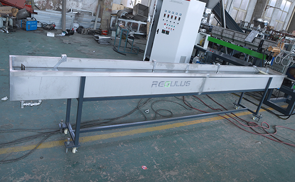 Plastic granulation line cooling   TANK